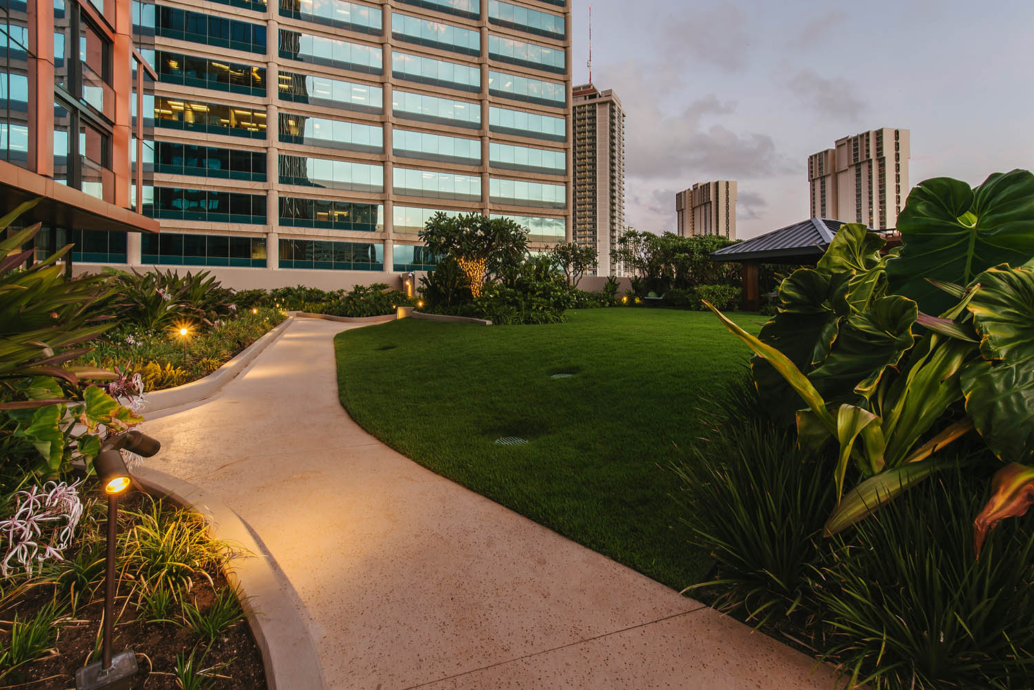 04_1555_Kapiolani_Blvd_Unit_1910-print-045-045-copy-4200x2804-300dpi